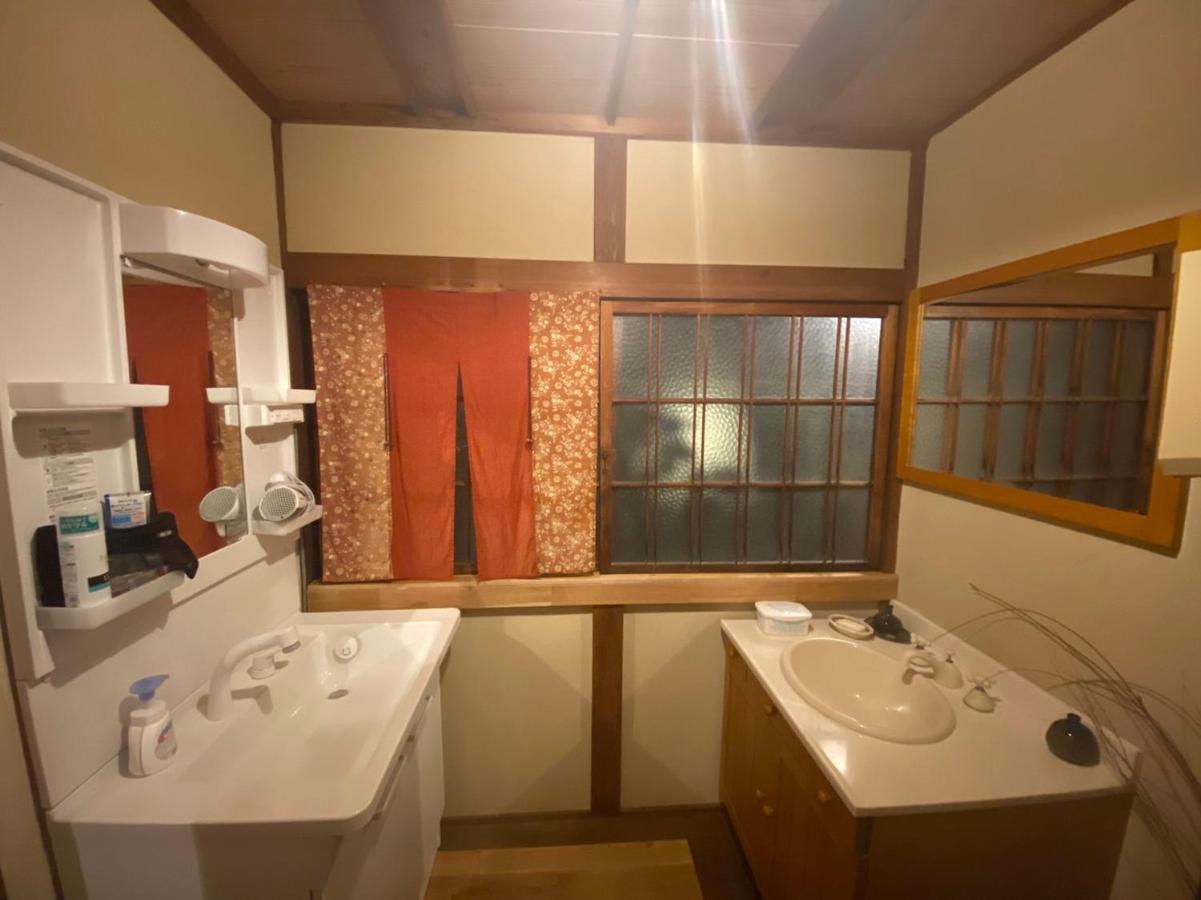 Guesthouse Omoya--全個室--囲炉裏のぬくもりと共にグループの絆を深める古民家宿でゆっくりとした時間を-6名部屋-6名部屋-8名部屋--最大20名-ペット同伴可は一室のみ- Matsuyama  Dış mekan fotoğraf